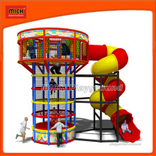 Parc d&#39;attractions doux et intérieur Terrain de jeu avec Kid Spider Tower